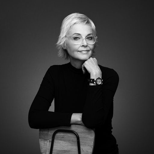 photo of a woman who sells beauty industry businesses in Arizona