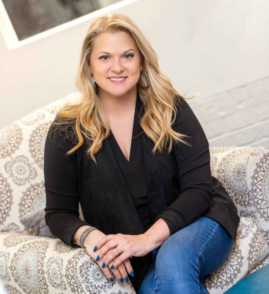 photo of a woman in kansas city who enjoys selling salons