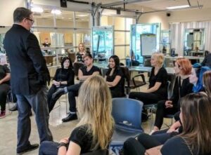 commission salon coaches