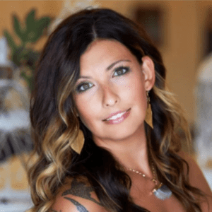 photo of brianne Bustamante owner of growing green salons