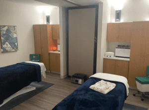 couple's massage room at the spas qc in scott county iowa